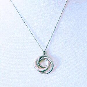 Tiffany & Co Triple Interlocking Circles 925 Sterling Silver Pendant Necklace 17